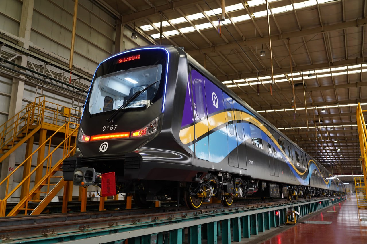 China Launches World's First Carbon Fiber Metro Train