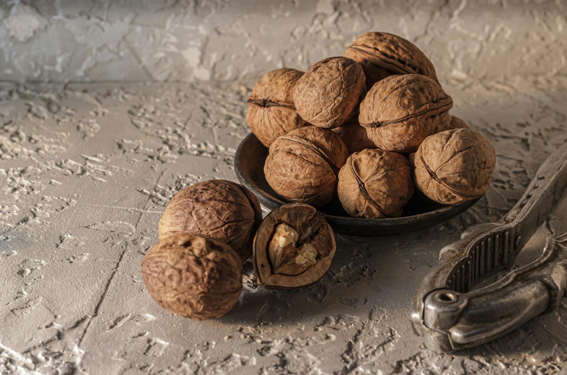 Why Walnuts Are the Best Nut for Anti-Aging